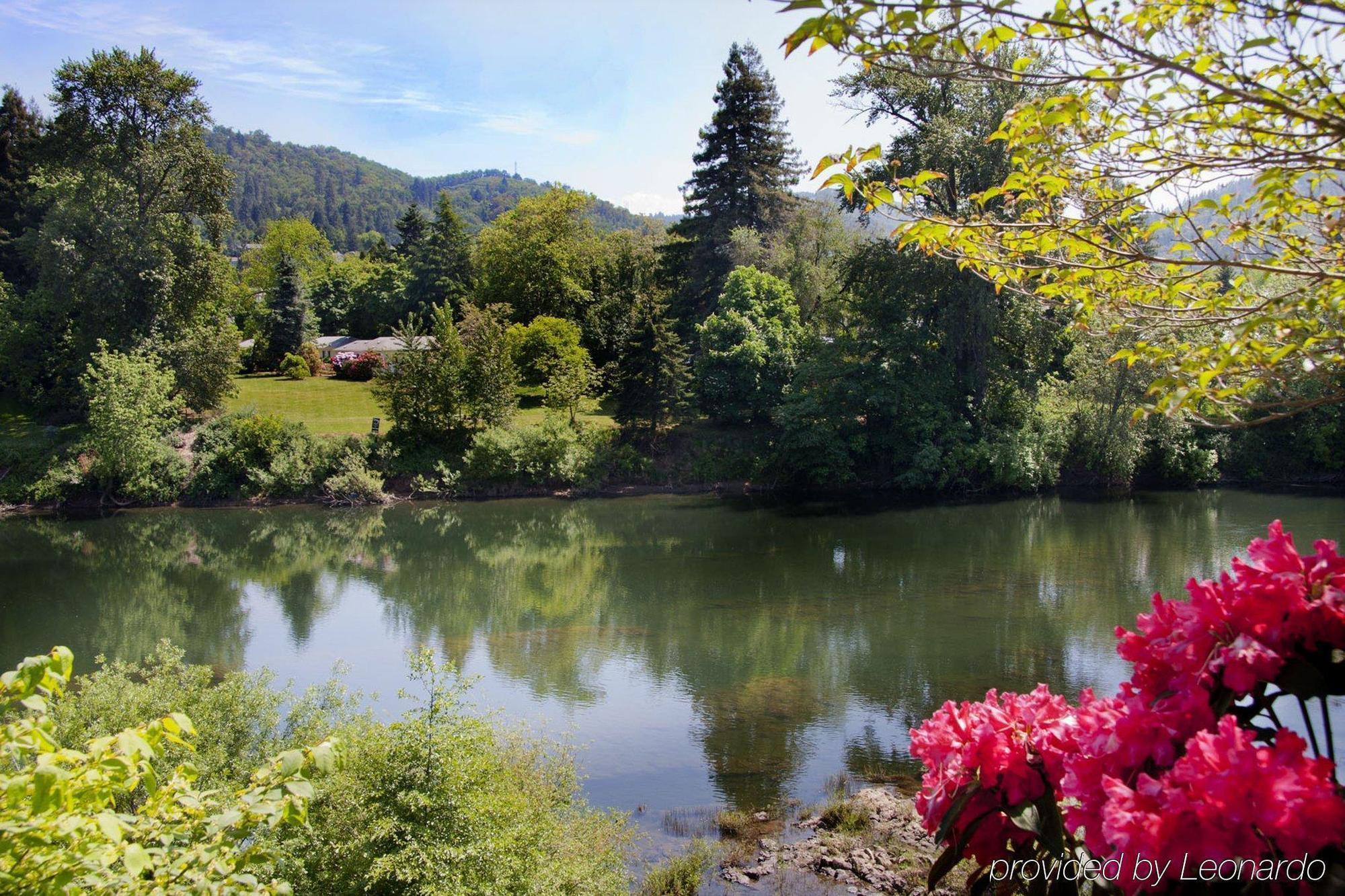 Holiday Inn Express Roseburg By Ihg Exteriör bild