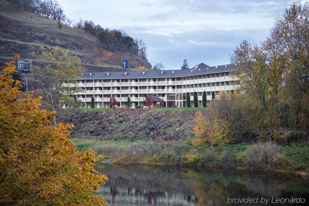 Holiday Inn Express Roseburg By Ihg Exteriör bild